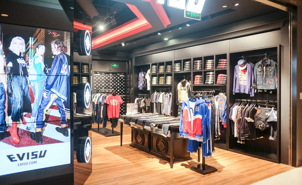 服裝店裝修哪家好，專業(yè)服裝店裝修設(shè)計(jì)